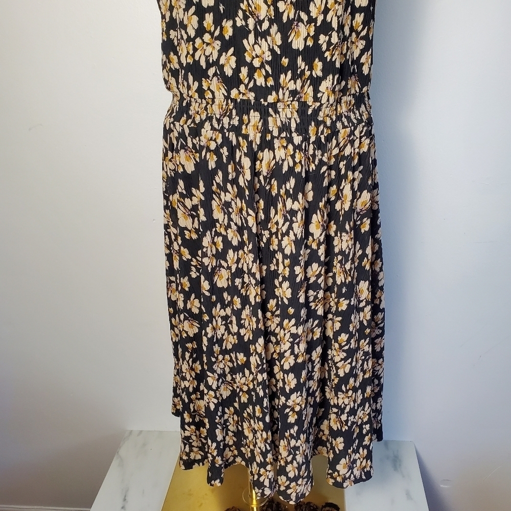 RW&CO Floral Halter Midi Sundress - Picture 4 of 7
